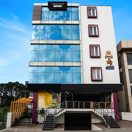 Super Townhouse Hbr Layout Bangalore Esterno foto