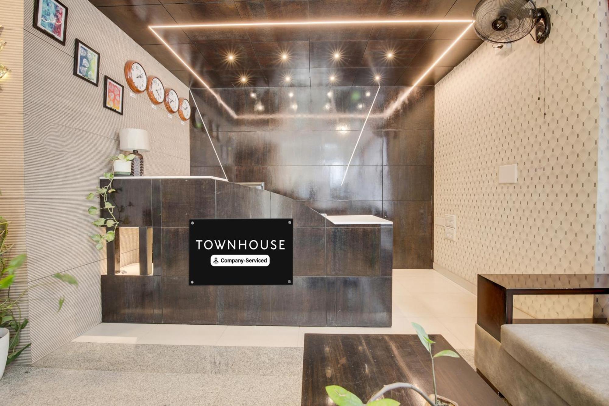 Super Townhouse Hbr Layout Bangalore Esterno foto