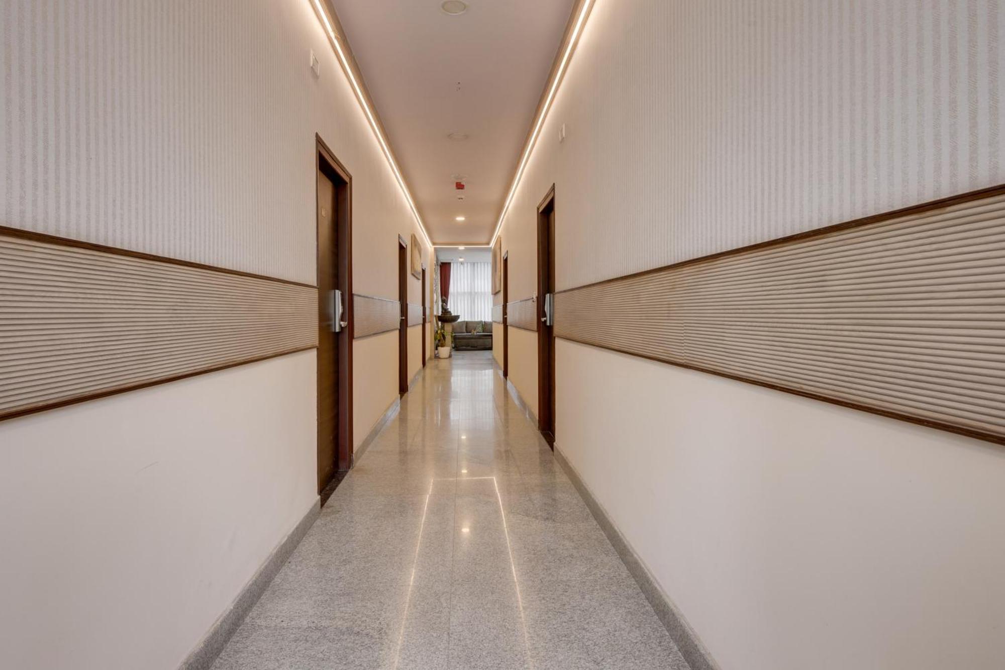 Super Townhouse Hbr Layout Bangalore Esterno foto