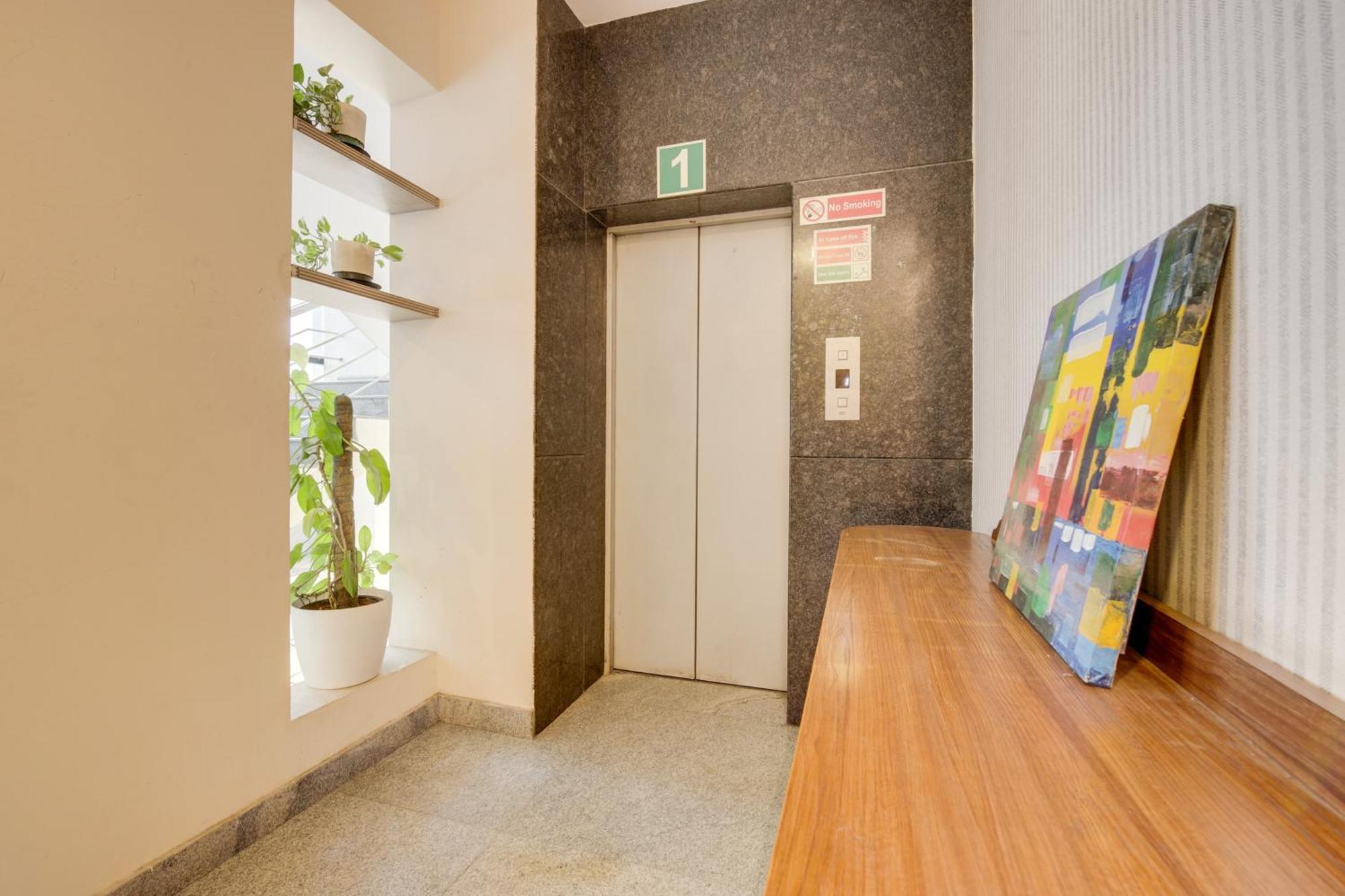 Super Townhouse Hbr Layout Bangalore Esterno foto