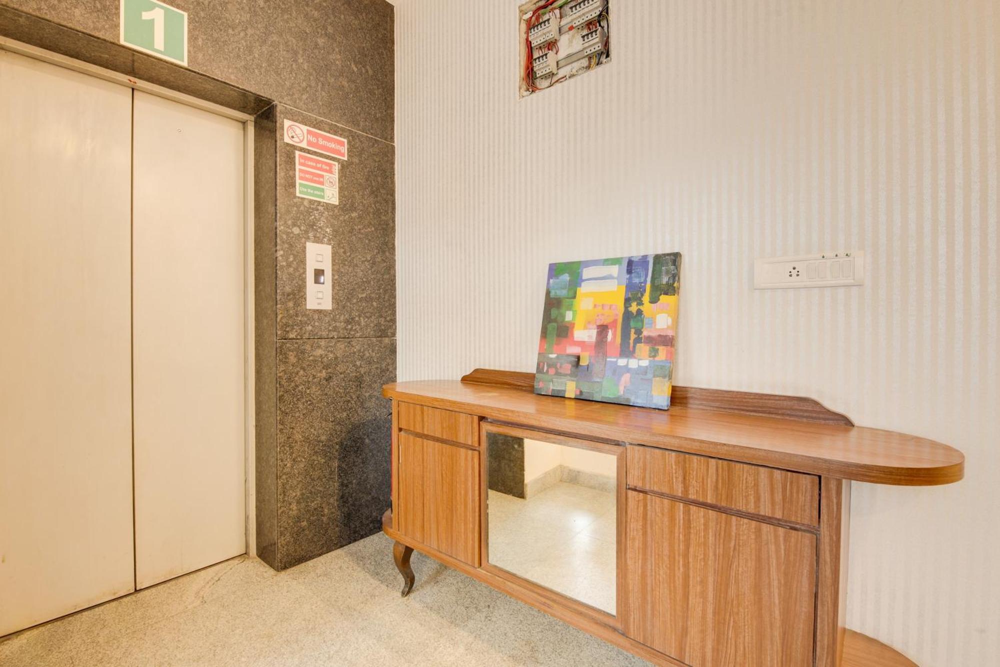 Super Townhouse Hbr Layout Bangalore Esterno foto